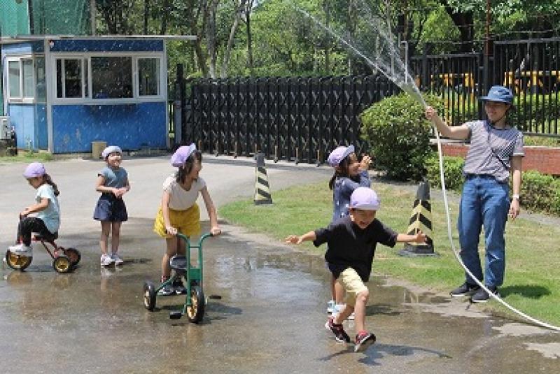 夏はみんなで水遊び！